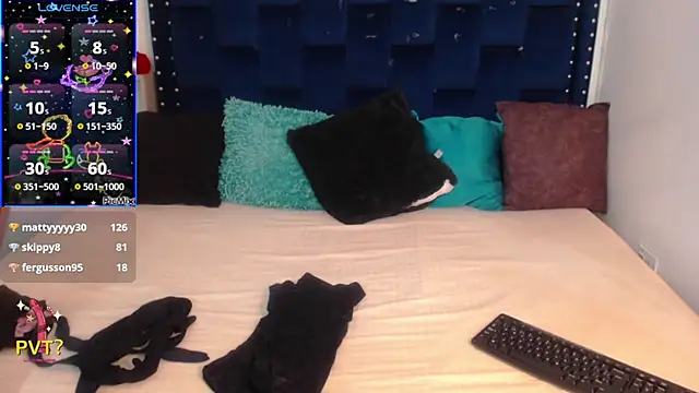 Snapshot of SaraApril_1 chatting on February 21, 10:26 pm SaraApril 1 online show from February 21, 10:26 pm