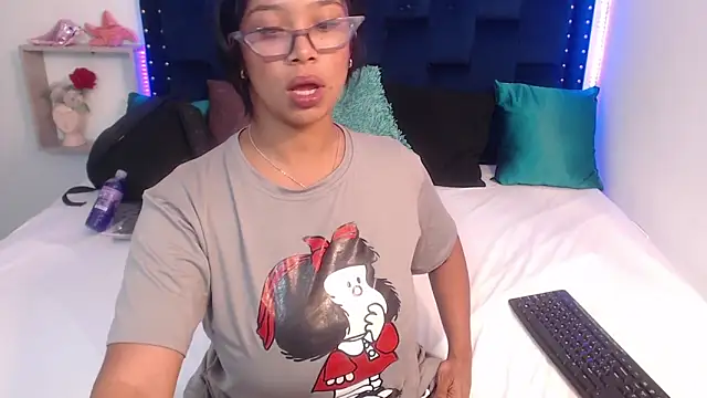 Snapshot of SaraApril_1 chatting on February 28, 9:01 pm SaraApril 1 online show from February 28, 9:01 pm