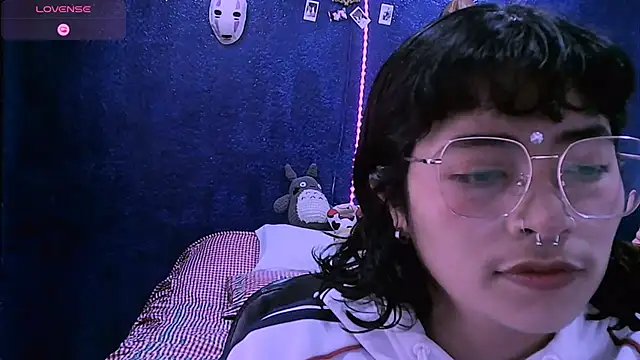 NinaYellow online show from January 8, 3:36 pm