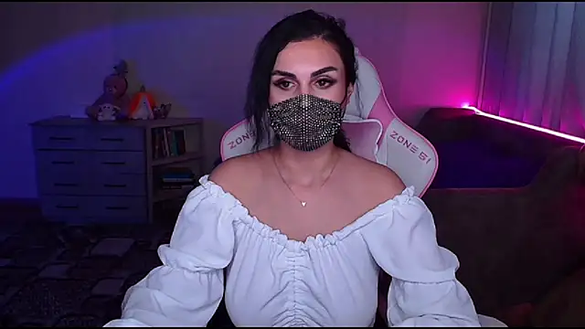 Snapshot of __Yasmina__ chatting on March 15, 6:47 am   Yasmina   online show from March 15, 6:47 am