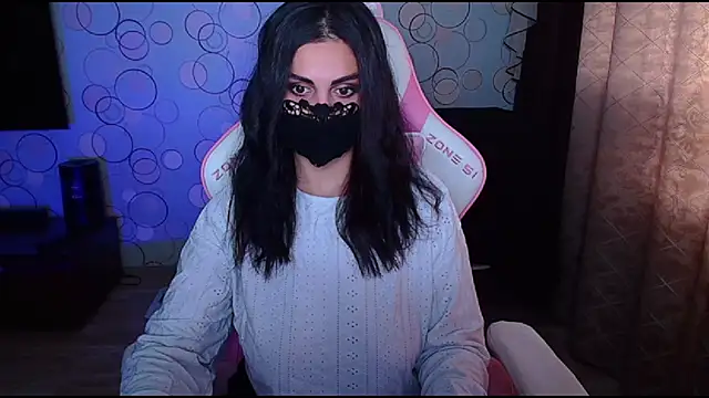 Snapshot of __Yasmina__ chatting on October 19, 4:35 am   Yasmina   online show from October 19, 4:35 am