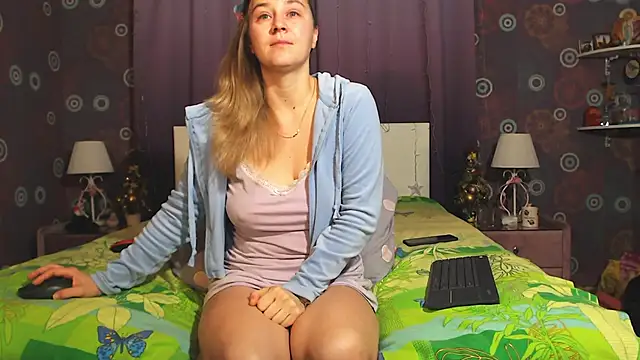 Snapshot of SquirtyAlice chatting on January 16, 4:28 am SquirtyAlice online show from January 16, 4:28 am