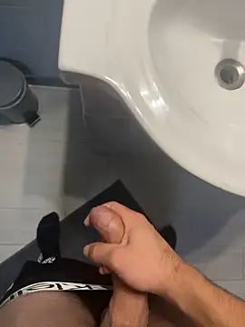 Snapshot of Mecchaud06 chatting on December 29, 3:57 pm Mecchaud06 online show from December 29, 3:57 pm