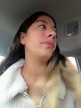 Snapshot of Enyeld_ruru chatting on February 22, 4:27 pm Enyeld ruru online show from February 22, 4:27 pm