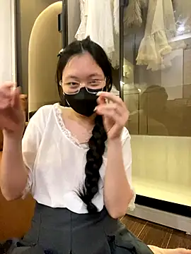 Snapshot of MEOW_MEO chatting on November 6, 4:30 pm MEOW MEO online show from November 6, 4:30 pm