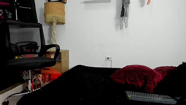 Tom Krakow online show from December 7, 11:56 pm