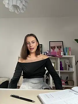 Snapshot of Hii_Lolla chatting on February 12, 9:10 am Hii Lolla online show from February 12, 9:10 am