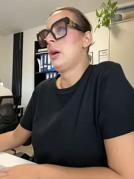 Snapshot of Hii_Lolla chatting on September 11, 6:57 am Hii Lolla online show from September 11, 6:57 am