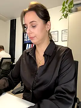 Snapshot of Hii_Lolla chatting on October 29, 7:10 am Hii Lolla online show from October 29, 7:10 am