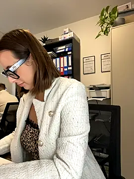 Snapshot of Hii_Lolla chatting on November 7, 7:08 am Hii Lolla online show from November 7, 7:08 am