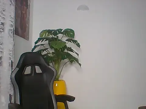 Snapshot of rosey_cheeks chatting on April 10, 1:33 am rosey cheeks online show from April 10, 1:33 am