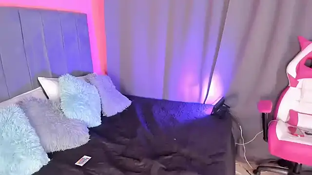 Snapshot of naatashamendozaa chatting on December 14, 3:36 pm naatashamendozaa online show from December 14, 3:36 pm