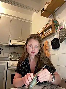 Snapshot of cuteFoxi chatting on February 16, 11:05 pm cuteFoxi online show from February 16, 11:05 pm