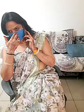 Snapshot of khushikhushi chatting on October 13, 9:42 am khushikhushi online show from October 13, 9:42 am