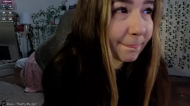 Megan  Hart online show from December 24, 2:21 am