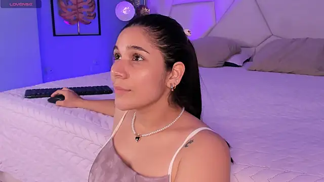 bellaa becca online show from November 28, 9:28 pm