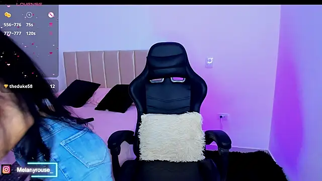 melanyrouse1 online show from February 10, 11:34 pm