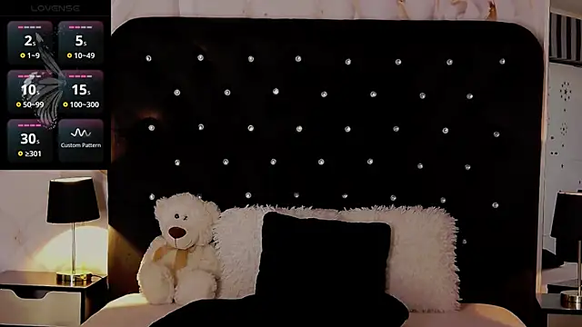 OliviaShaw23 online show from February 11, 8:05 am