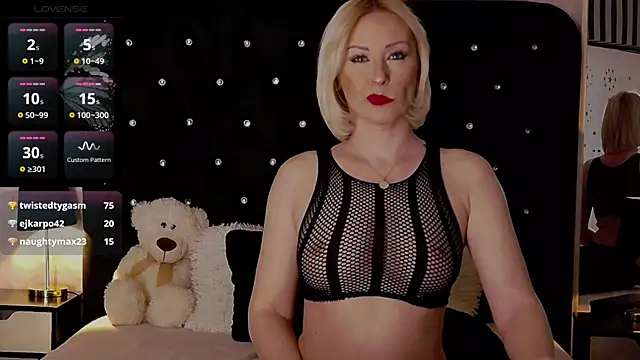 OliviaShaw23 online show from February 21, 8:40 am