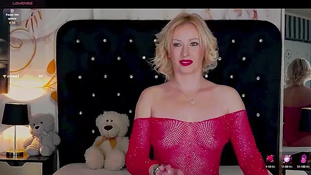 OliviaShaw23 online show from October 19, 9:04 pm