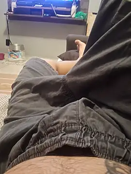 Snapshot of dredre1069 chatting on April 10, 2:50 am dredre1069 online show from April 10, 2:50 am