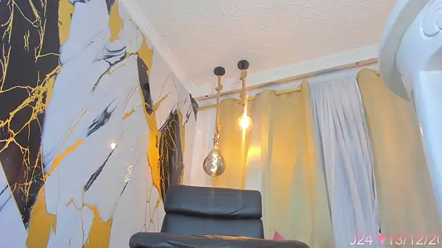 Brianna Stars online show from December 14, 12:01 am