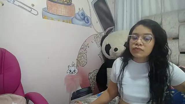 KEYRA-MILLER- online show from March 5, 1:45 am