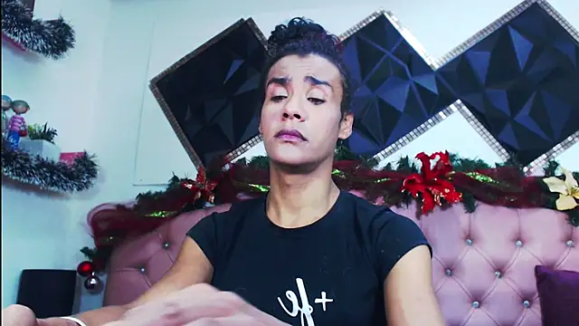 Snapshot of andrea_safeira_doll chatting on December 14, 1:44 am andrea safeira doll online show from December 14, 1:44 am