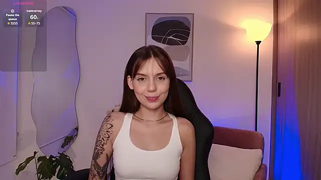 Snapshot of MirandaShaw chatting on December 22, 12:40 am MirandaShaw online show from December 22, 12:40 am