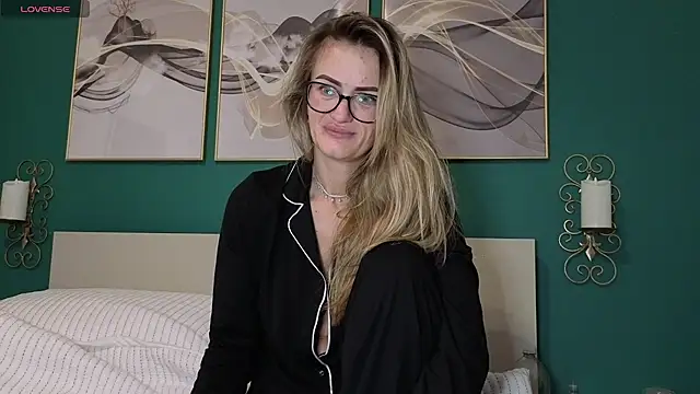 hotjessyca online show from December 2, 6:19 am