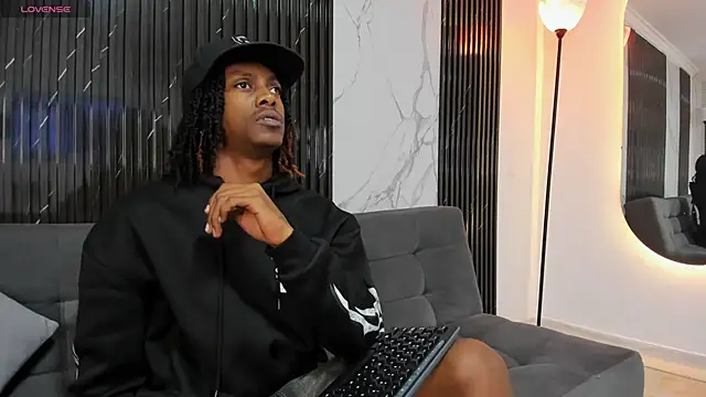 Snapshot of BRYXXXON1 chatting on December 10, 11:22 am BRYXXXON1 online show from December 10, 11:22 am