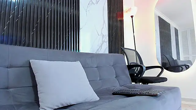 Snapshot of BRYXXXON1 chatting on December 24, 2:44 pm BRYXXXON1 online show from December 24, 2:44 pm