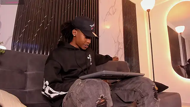 Snapshot of BRYXXXON1 chatting on February 8, 3:41 am BRYXXXON1 online show from February 8, 3:41 am