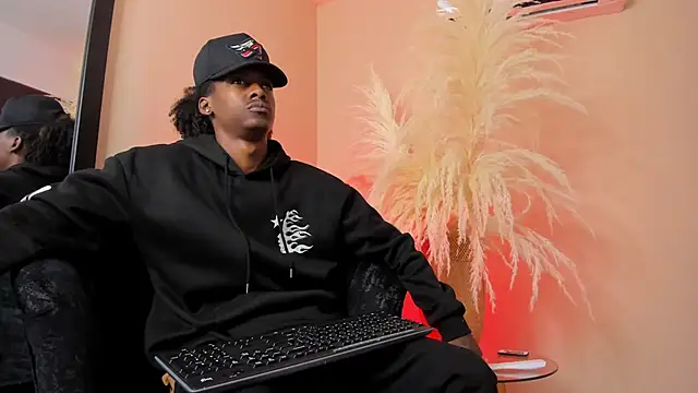 Snapshot of BRYXXXON1 chatting on February 19, 2:55 pm BRYXXXON1 online show from February 19, 2:55 pm