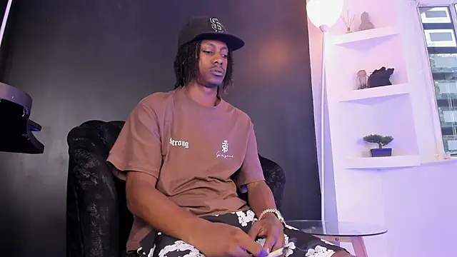 Snapshot of BRYXXXON1 chatting on March 22, 2:25 pm BRYXXXON1 online show from March 22, 2:25 pm