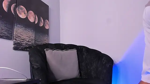 Snapshot of BRYXXXON1 chatting on October 2, 2:35 pm BRYXXXON1 online show from October 2, 2:35 pm