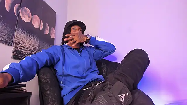 Snapshot of BRYXXXON1 chatting on October 11, 4:05 pm BRYXXXON1 online show from October 11, 4:05 pm