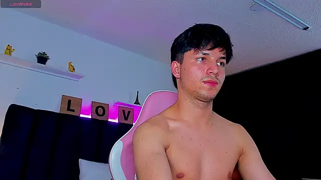 Snapshot of Issac_james_ chatting on September 14, 3:27 am Issac james online show from September 14, 3:27 am