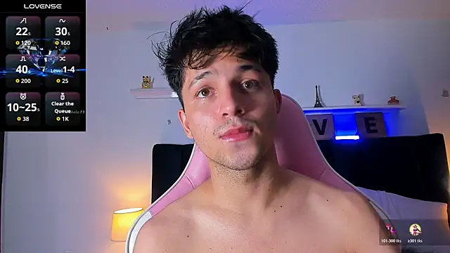 Snapshot of Issac_james_ chatting on November 11, 5:51 am Issac james online show from November 11, 5:51 am