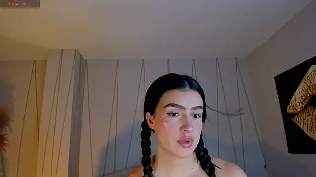 PaulinaSantos  online show from March 26, 8:03 pm