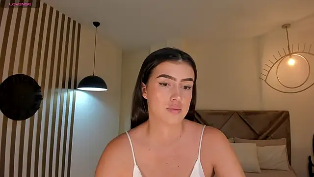 PaulinaSantos  online show from April 28, 6:24 pm