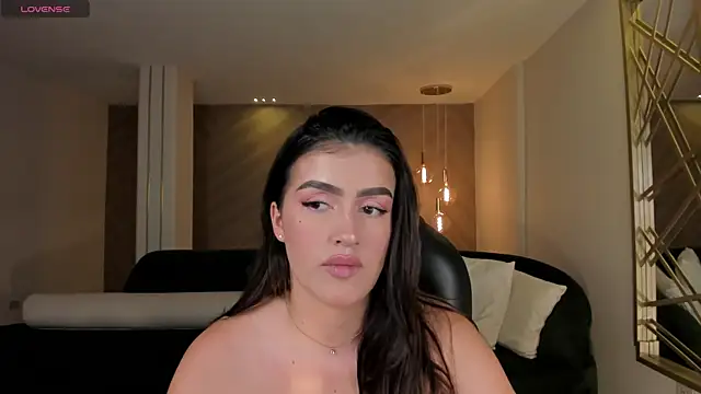 PaulinaSantos  online show from June 10, 8:19 pm