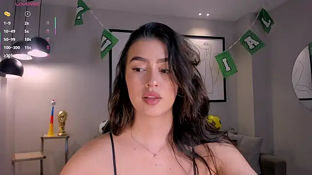 PaulinaSantos  online show from June 14, 5:26 pm