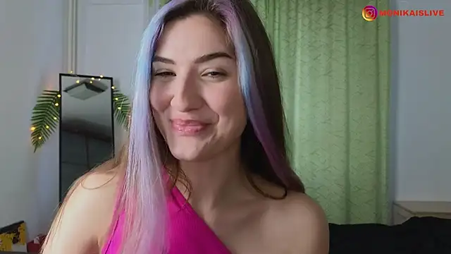 Snapshot of monikavenom chatting on January 11, 8:00 am monikavenom online show from January 11, 8:00 am