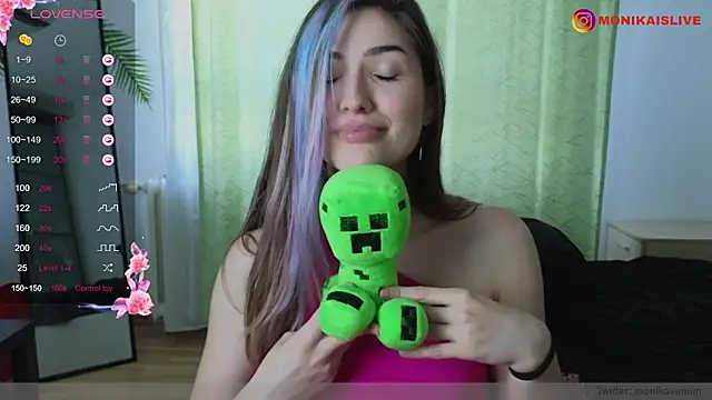 Snapshot of monikavenom chatting on January 11, 11:02 am monikavenom online show from January 11, 11:02 am