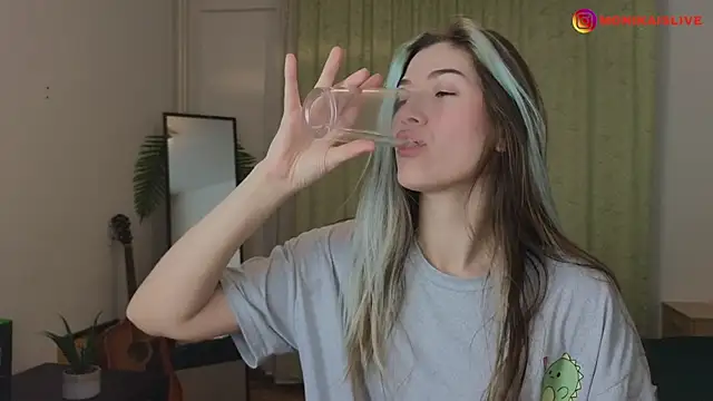 Snapshot of monikavenom chatting on February 2, 5:26 pm monikavenom online show from February 2, 5:26 pm