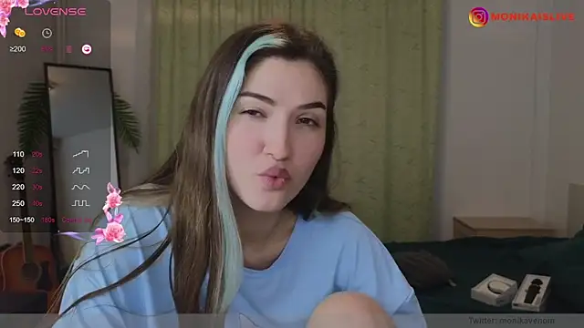 Snapshot of monikavenom chatting on February 5, 5:09 pm monikavenom online show from February 5, 5:09 pm