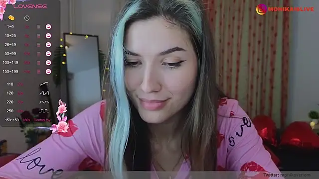 Snapshot of monikavenom chatting on February 14, 7:12 pm monikavenom online show from February 14, 7:12 pm