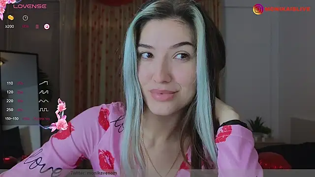 Snapshot of monikavenom chatting on February 18, 4:58 am monikavenom online show from February 18, 4:58 am