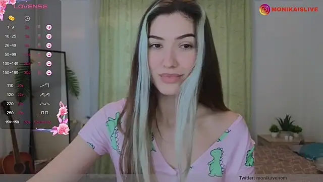 Snapshot of monikavenom chatting on March 9, 4:11 pm monikavenom online show from March 9, 4:11 pm